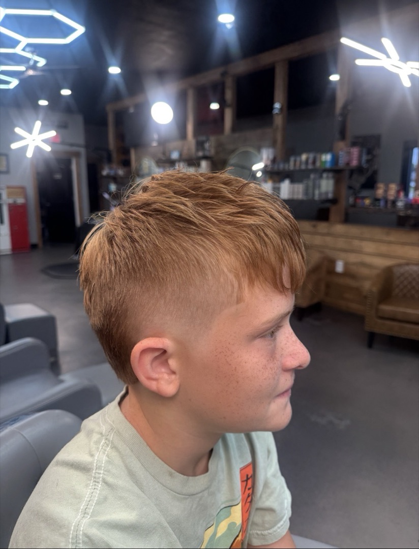 Kids' burst fade with a textured top